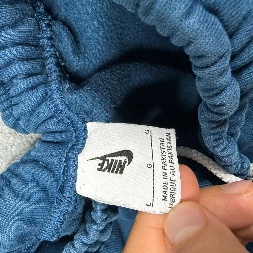 Nike essential solo